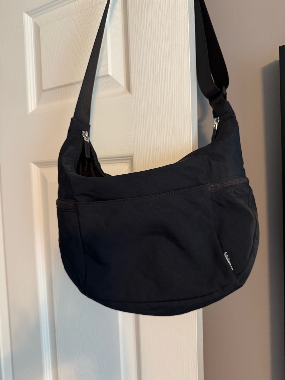 lululemon athletica Black Crossbody Large Slouchy Sling Bag 13L
